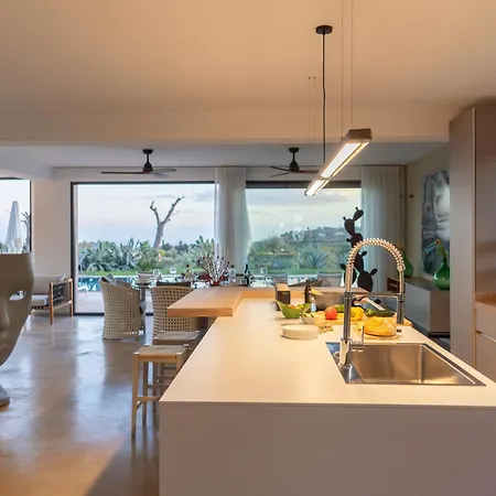 Dama - Luxury Escape * Avola